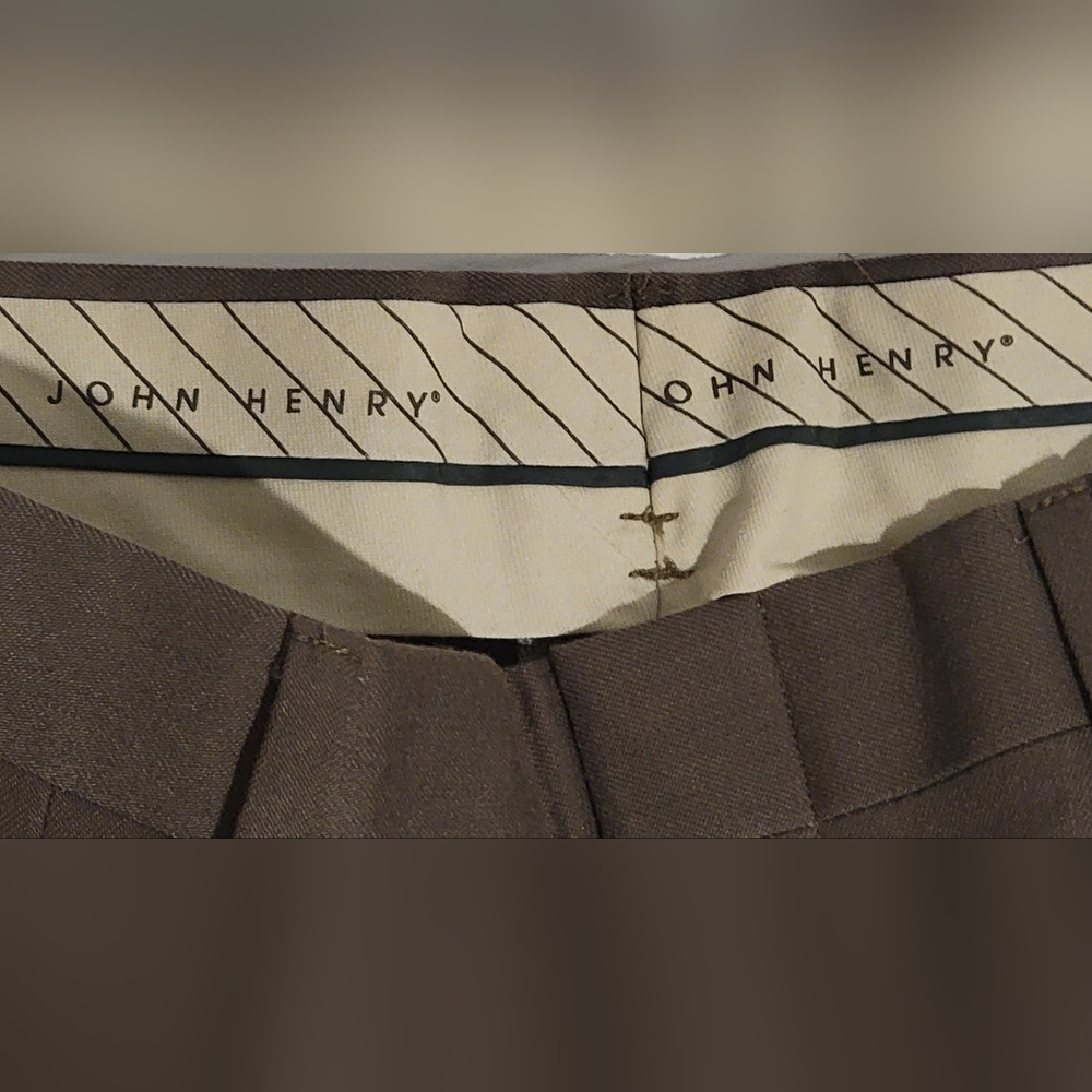 John Henry Men's Brown Pleated Trousers Sz 34x32 - Picture 2 of 4